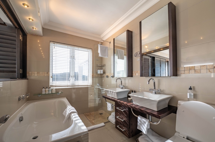 9 Bedroom Property for Sale in The Heads Western Cape